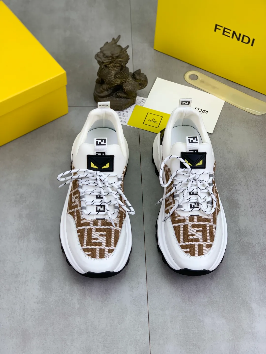 ​Men's shoes 💰P440 💰【New】Little monster 🆘 New FENDI 🕶️🕶️Simple routing effect, showing an elegant and cool driving shoe 🎬Using imported calfskin + first-layer pigskin lining🐂Excellent material🎬Detailed workmanship 🤗Comfortable foot feel➰➰. ​Pair it with any outfit to show your taste and temperament, low-key luxury ♻️Design ​simple and elegant ​noble and fashionable 🍃​Very loved and favored by trendy men 💓❤️Size: 38-44 (45 customized) 3️⃣ colors available